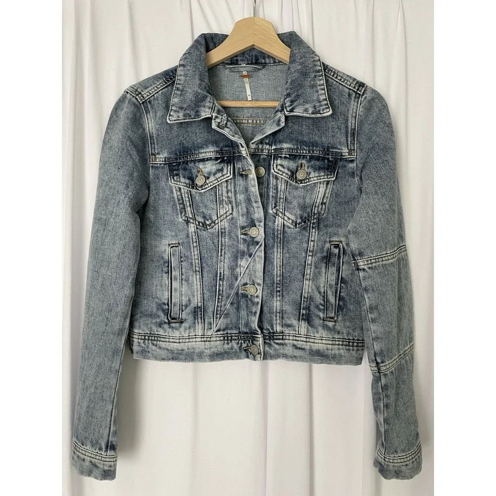 Free People Women's X-Small Distressed Trucker Jean Jacket Button Distressed - Picture 7 of 8